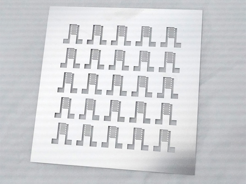 How to perform straight-line flying cutting on a laser cutting machine?